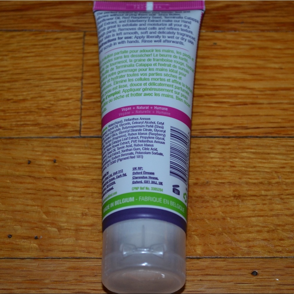 Human + Kind Hand Scrub Elderflower + Raspberry - Picture 6 of 7